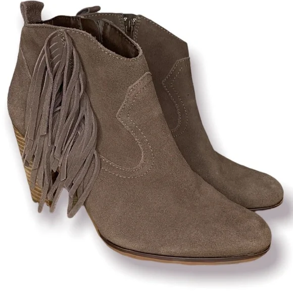 SoldSteve Madden Taupe Suede Ohio Fringe Western Ankle Booties Bohemian Sz 10 - Picture 1 of 6